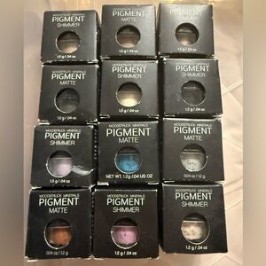 Younique Moodstruck Minerals Pigment Collection - New set of 12